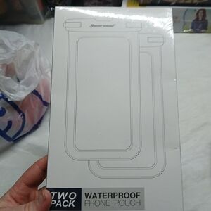 Hiearcool two-pack universal waterproof phone pouch.